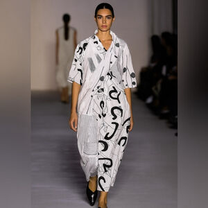 Minkas Black and White dress abstract print